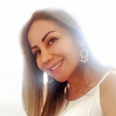 <span style="display:none;">7 </span>Adriana Flores