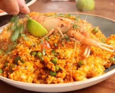 Arroz con camarones al estilo de Perú