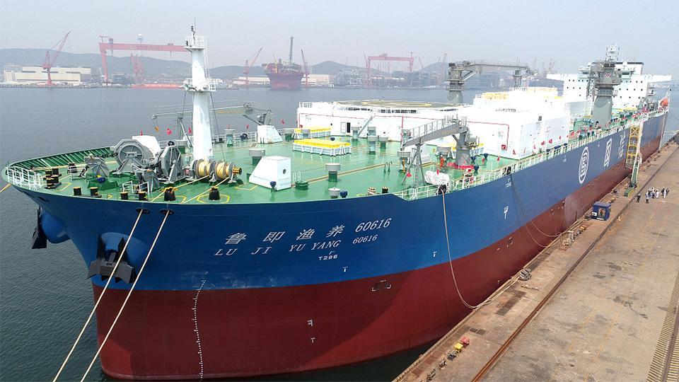 Primer barco de acuicultura inteligente del mundo de 100.000 toneladas suministrará peces este otoño.