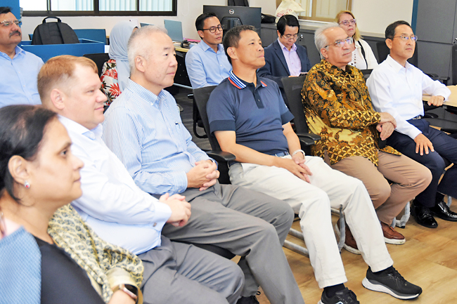 La sostenibilidad en el punto de mira durante la visita a la acuicultura