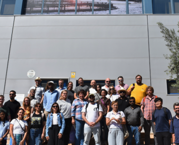 Expertos e investigadores en acuicultura visitan la planta de envasado de AVRAMAR España en el marco de Aquaculture Europe 2025